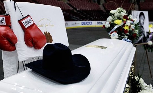 Погребват легендата Мохамед Али