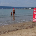 Забраниха къпането на Офицерския плаж във Варна