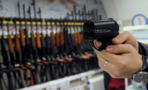 Наришкин: Американските власти трябва отново да обсъдят въпроса за свободната продажба на оръжия