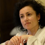 Танева: Няма риск от пренасяне на коронавирус чрез храна