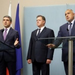 Мощна бежанска вълна по море може да наложи охрана на нашата граница с кораби на НАТО 