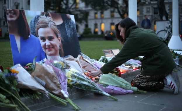 Британския парламент ще бъде свикан в понеделник, във връзка с убийството на Джо Кокс