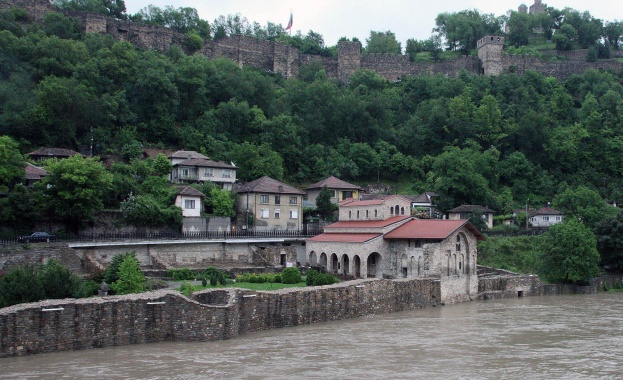 Водолази откриха тялото на едно от момчетата, които вчера изчезнаха във водите на Янтра