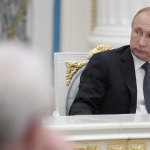 Путин призова за развитие на страната въз основа на опита от предните поколения, но не и да се живее в миналото