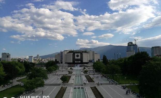 Виж София отвисоко в страхотно видео от двойната камера на Huawei P9