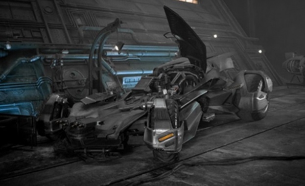 Нови постери от Suicide Squad: Първи поглед към новия Батмобил	