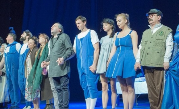 Народният театър пълен в подкрепа на болни от рак