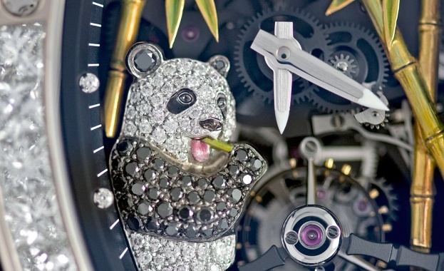 Луксозни часовници за 3 млн. евро откраднати в Париж