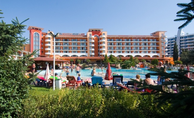 Полицаи отцепиха хотел с израелски туристи