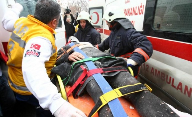 Повече от 30 жертви при експлозии в Истанбул 