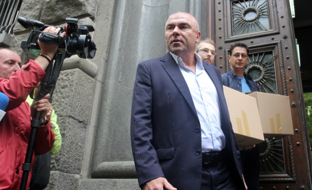 Правната комисия отложи гледането на референдума на Марешки