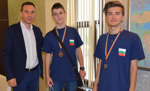 Кметът награди бургаските медалисти 