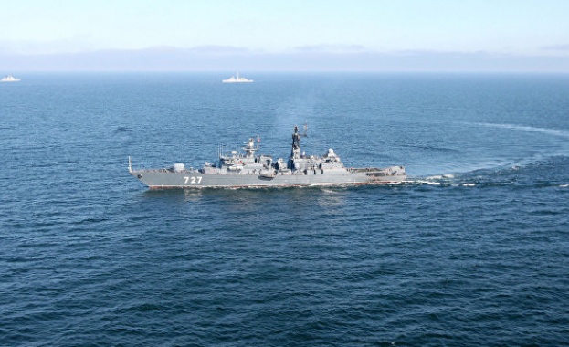 САЩ твърдят, че руската фрегата „Ярослав Мъдри“ се е приближила опасно близо и до друг американски кораб