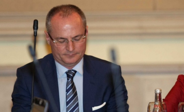 Лозан Панов към младши магистрати: Не робувайте на общественото мнение, бягайте от сенките