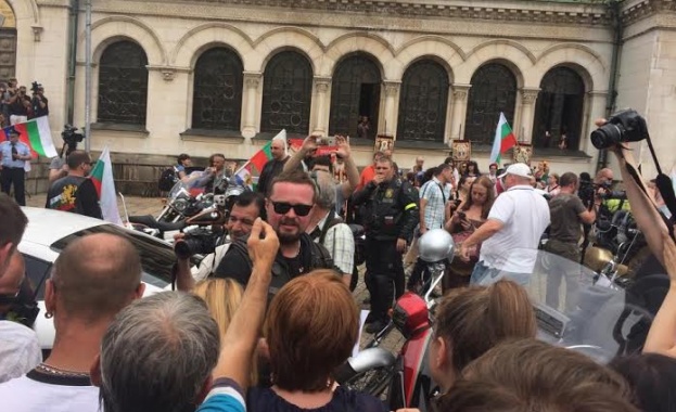 БХК иска забрана за националистически организации 