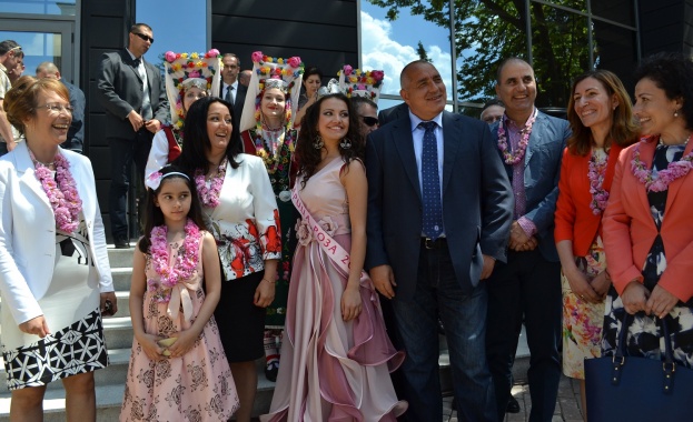 Ще вкарваме работници от трети страни за адекватно обслужване по хотелите ни 