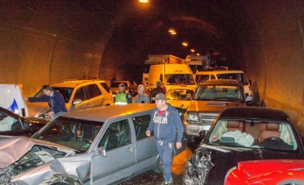 Повдигнаха обвинения на двама души за верижната катастрофа във „Витиня"