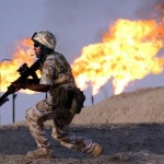 „Сляпото петно“ на Чилкот: Докладът за войната в Ирак внимателно заобикаля темата „петрол“