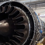 В Русия създадоха авиационен двигател за полети в близкия космос