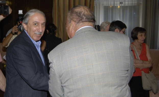 Политическият хумус изтъня. На мястото на Митеран и Кол имаме Оланд и Меркел