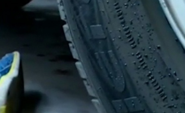 Кмет блъсна дете и го остави без далак и с 1/2 черен дроб. Разследването: То самò се е ударило в джипа