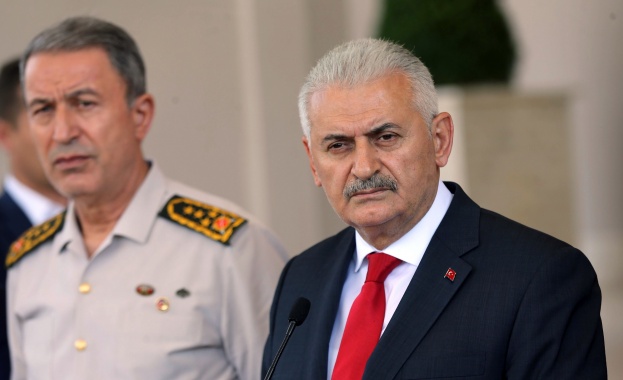 Турският премиер обеща да спазва върховенството на закона при преследването на отговорните за опита за преврат