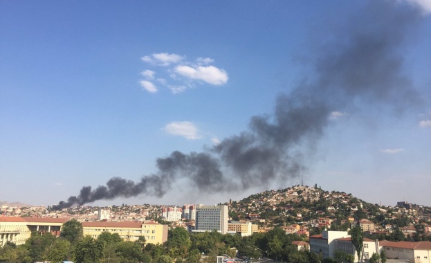 Взрив и пожар в жилищна сграда в Анкара 