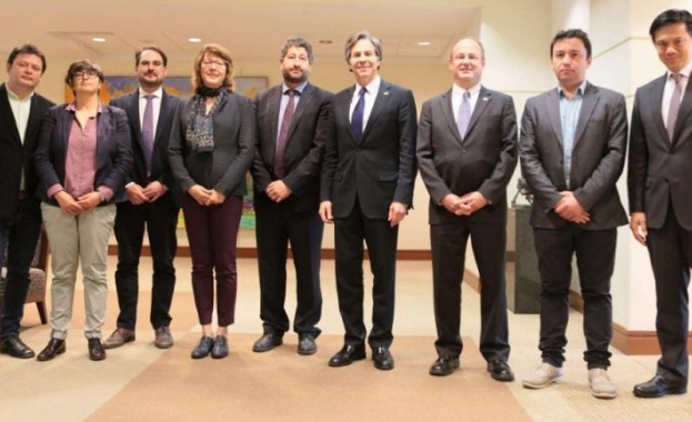 Професионалните храненици на „Америка за България” като заплаха за националната сигурност