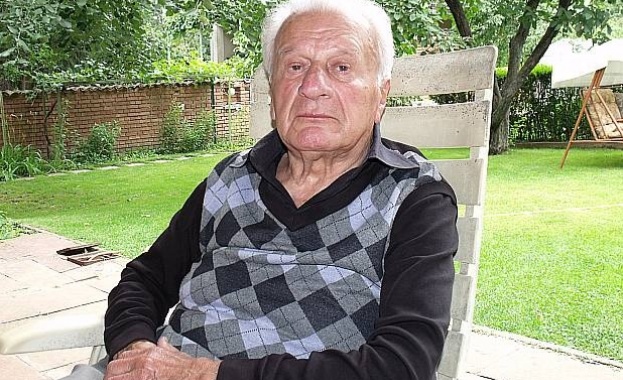 Почина Григор Стоичков