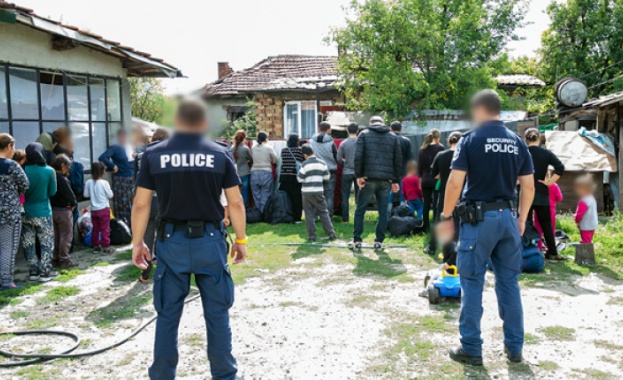 Задържаха 29 мигранти на Маказа