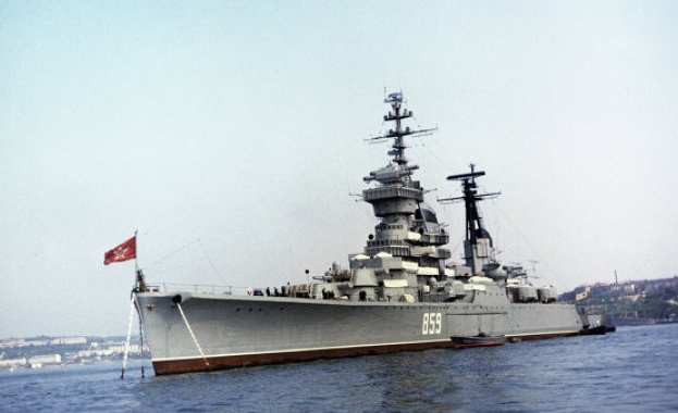 NI разигра „битка на морските титани“ между военни кораби на САЩ и Русия