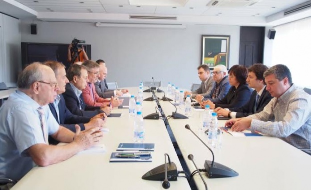 Корнелия Нинова: Искаме правила в икономиката и защита на работещите хора