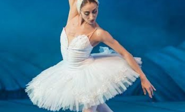 „Лебедово езеро” завладява сцената на Летния театър в Бургас 