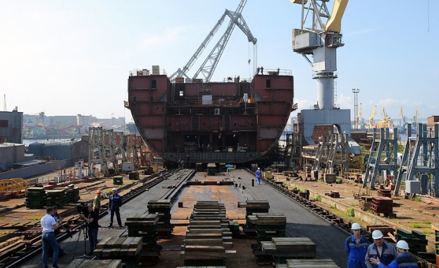 В Русия започна строителството на ядрения ледоразбивач „Урал“