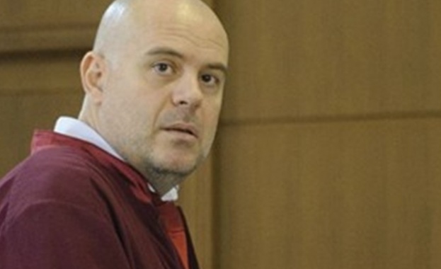 Шефът на спецпрокуратурата "Антимафия" с нови заместници