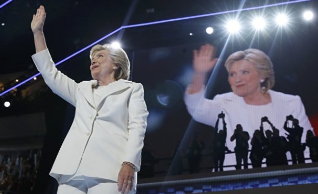 Клинтън заяви подкрепата си към НАТО в борбата с „руската заплаха“