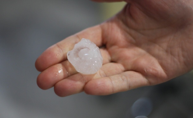 Агенцията за борба с градушките е изстреляла повече от 8 хиляди ракети през последните три месеца