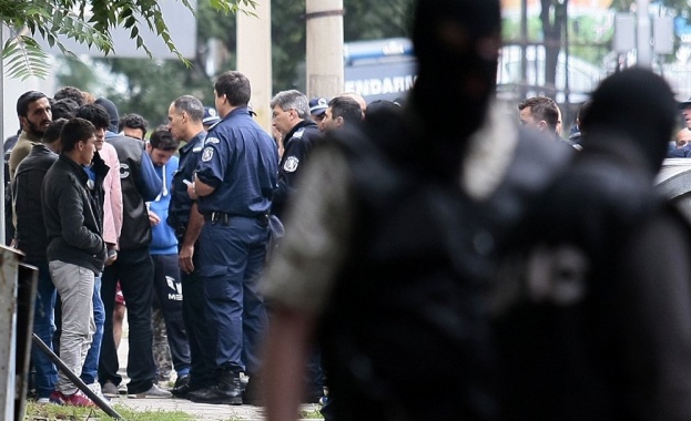 Дори прокуратурата откри, че полицаи участват в трафика на мигранти