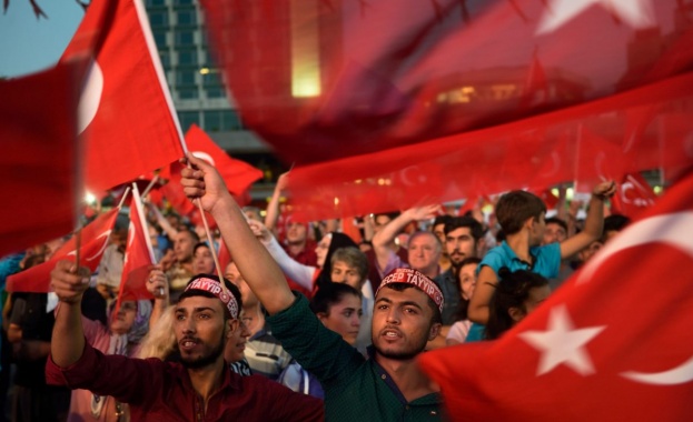 Радикални преобразувания в турската армия (видео)