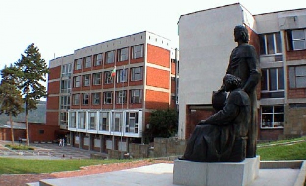 Горанов предупреди за риск от фалити на универсистели