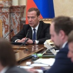 Песков: Информацията за оставката на Медведев е спекулация