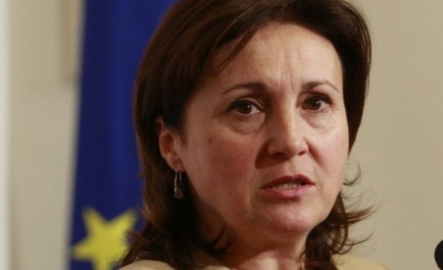 Защо Бъчварова не защитава полицаите си