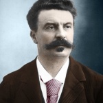 Патриотизмът е като религия. Той е яйцето, от което се излюпват войните