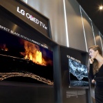 Усилието на LG да пресъздаде северното сияние на oled телевизори резонира по целия свят  