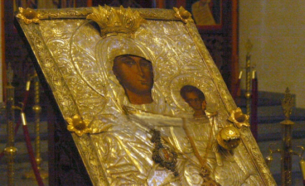 Иконата на Богородица "Златната ябълка" пристига в Хасково 