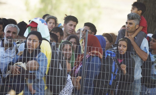 Словенският премиер: Нова мигрантска вълна би била заплаха за ЕС