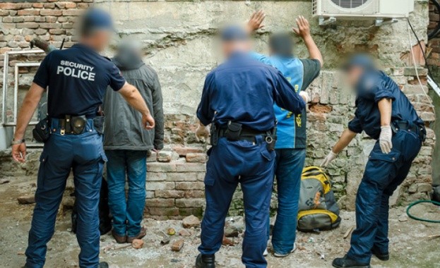 МВР търси нелегални имигранти в кв. „Модерно предградие”