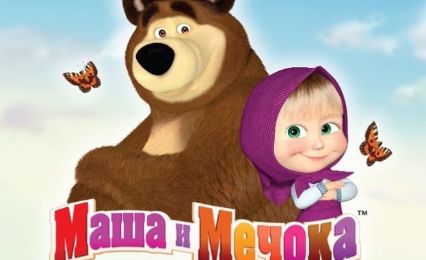 Mаша и Мечока на гости на българските деца     