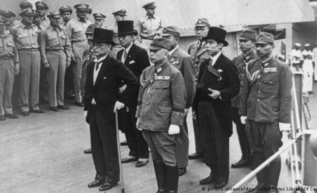 Преди 71 г. Япония приема условията на съюзниците за безусловна капитулация, което слага край на Втората световна война 