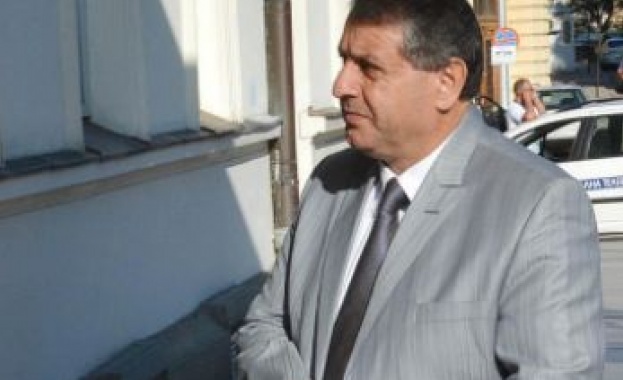 Бат' Сали с две обвинения 